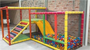 PLAYGROUND DE  ESTACIONES